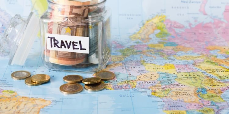 10 Tips on How to Travel the World on a Budget