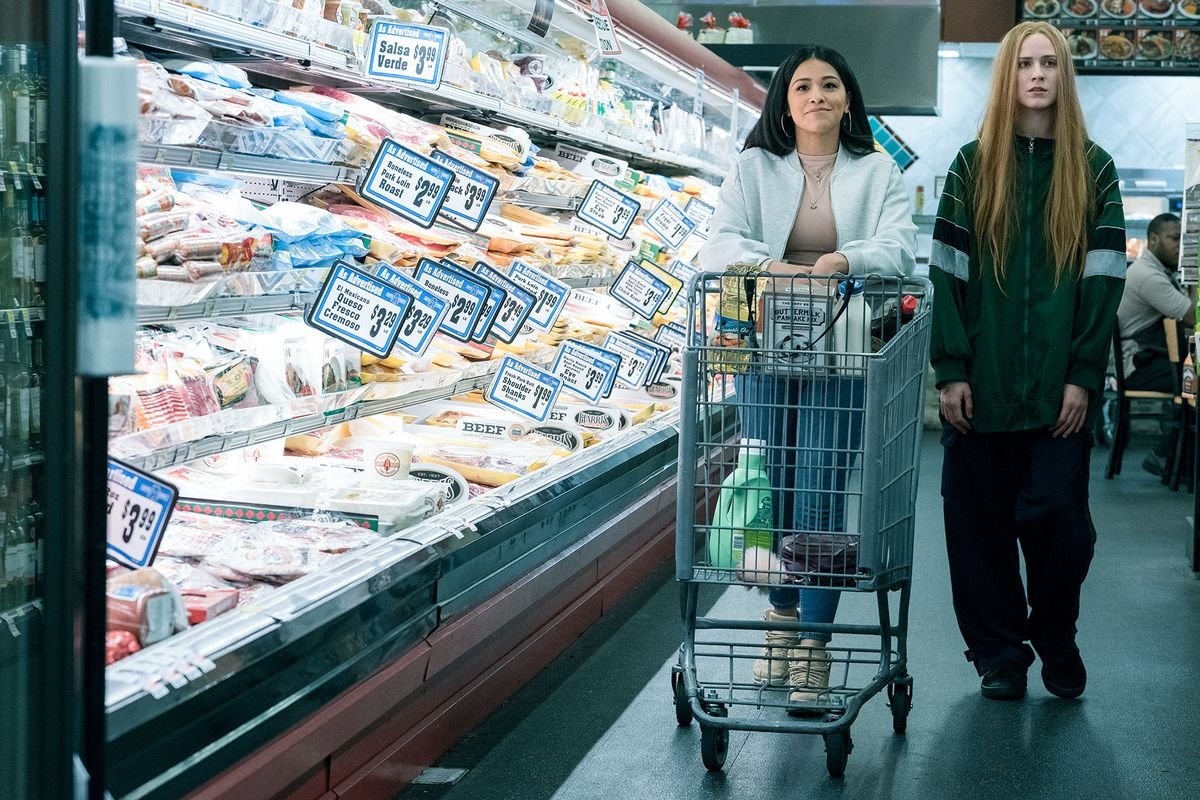 Gina Rodriguez and Evan Rachel Wood go grocery shopping in Kajillionaire