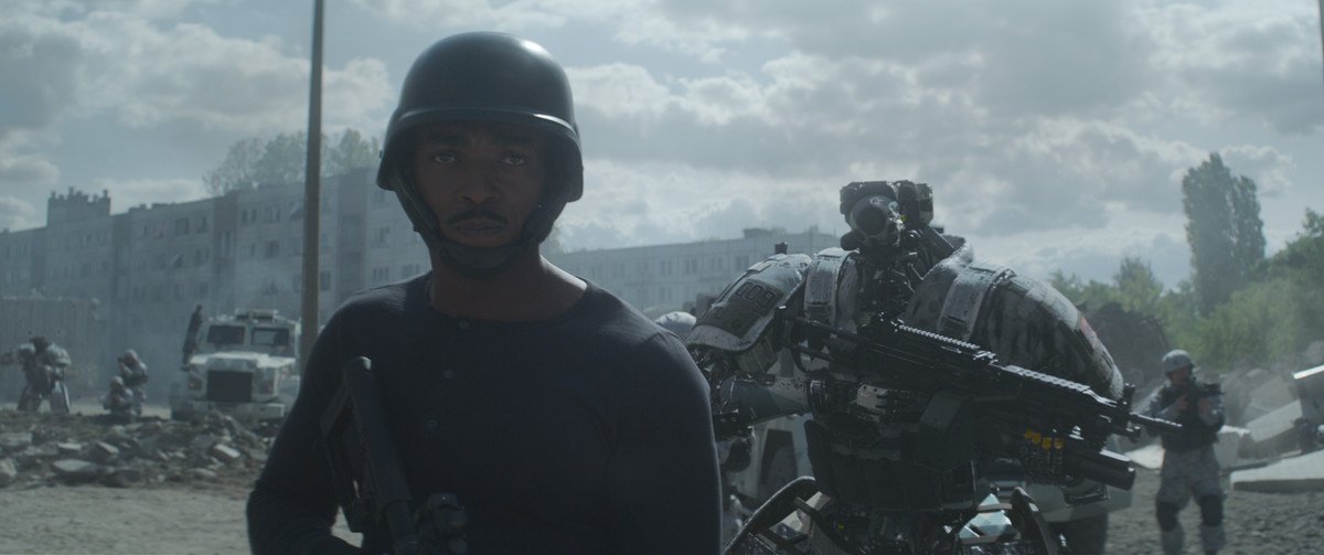 Anthony Mackie and robo-friend in Outside the Wire