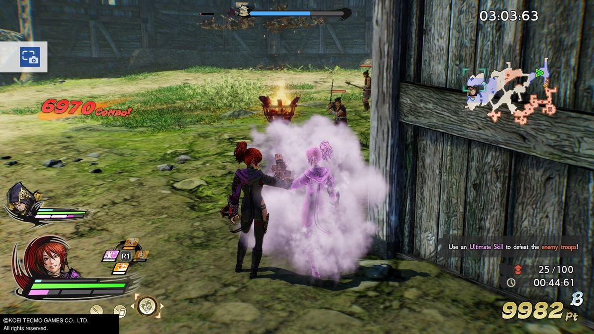 Mitsuki works with her shadow clone in Samurai Warriors 5