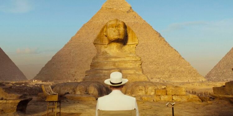 Death on the Nile is a good old-fashioned mess of a movie