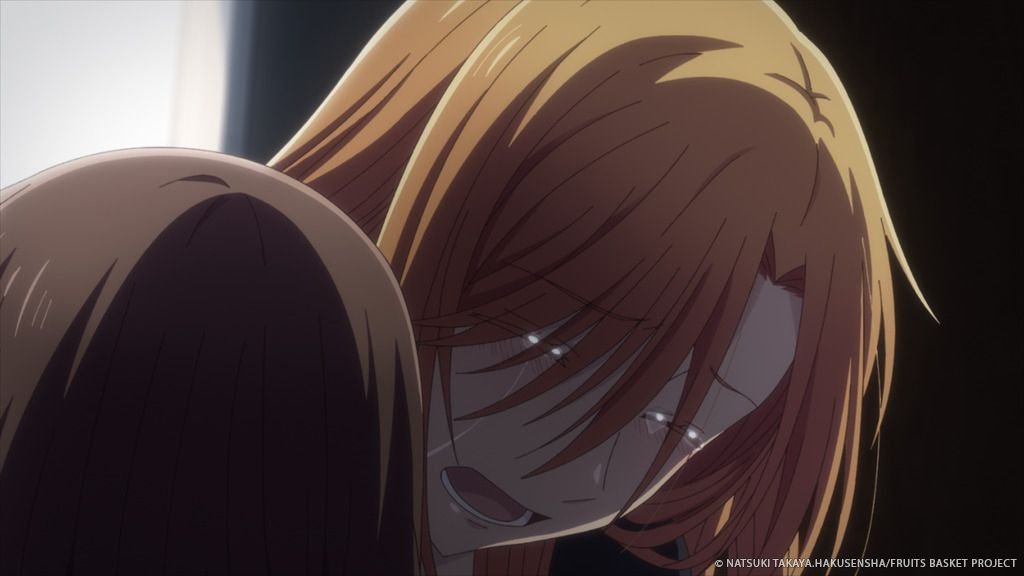 kyoko holding tohru and sobbing