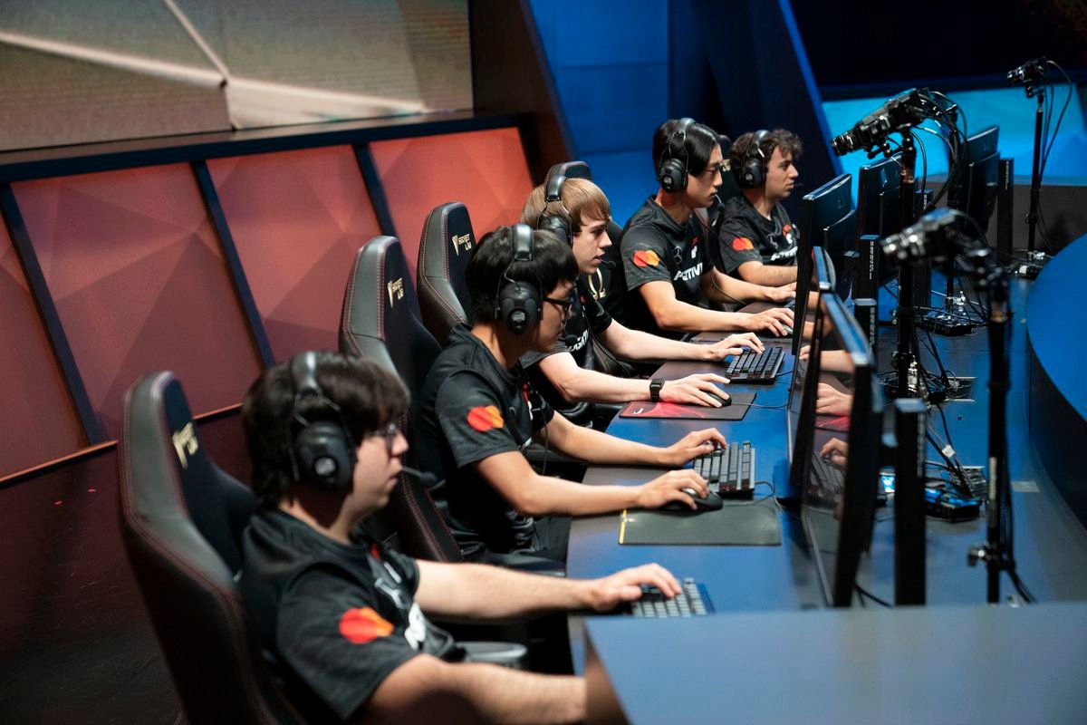 The Fugitive team competing at LCS