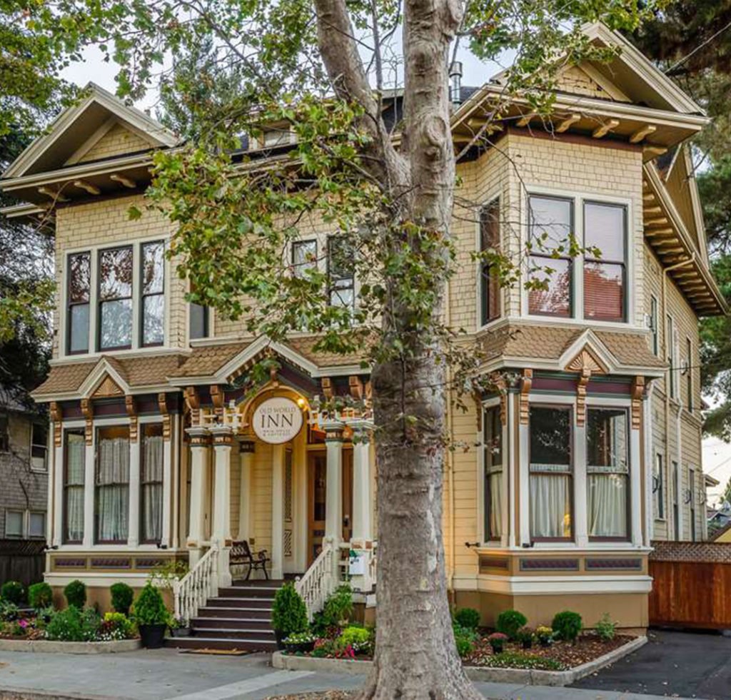 Hotel Napa Valley Ascend Hotel Collection, A Victorian-era house among trees