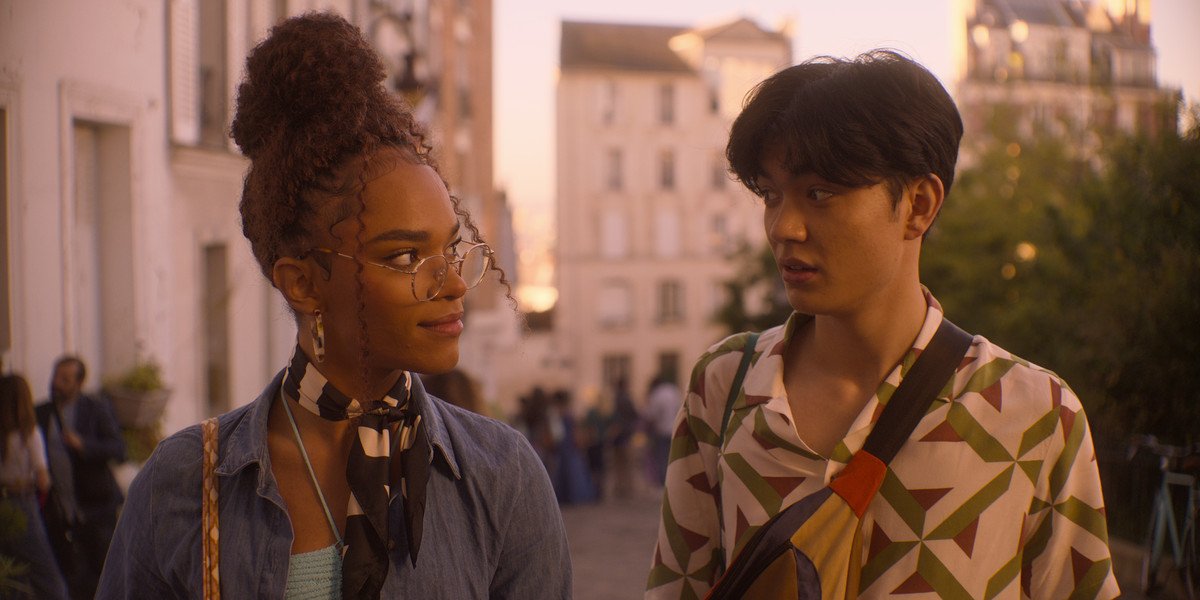 Elle and Tao look at each other, in an episode of Heartstopper season 2.