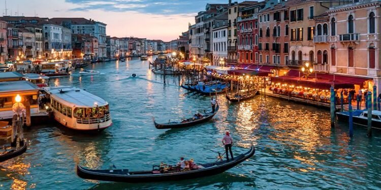 This Italian City Is Cracking Down on Tourist Crowds